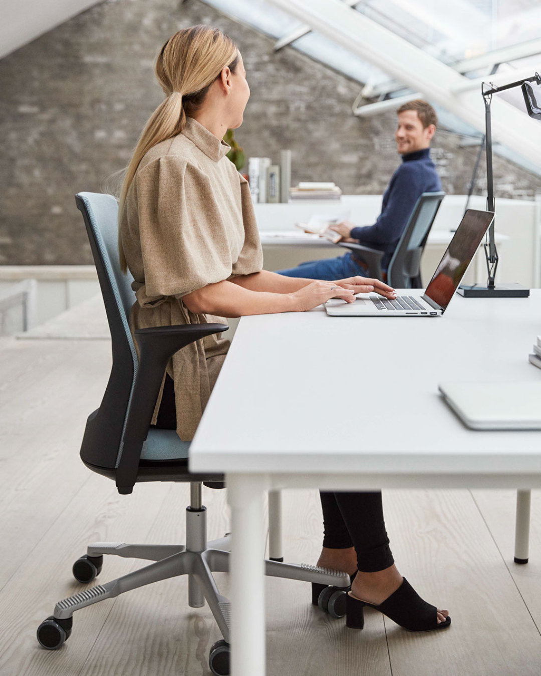 Active sitting deals desk chair